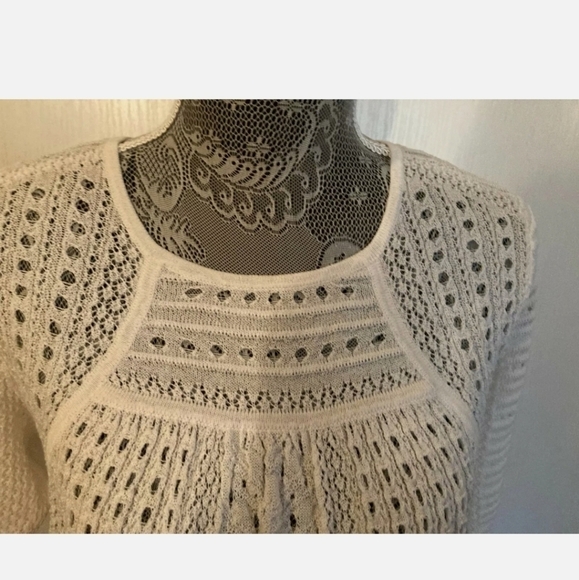 BCBGMAXAZRIA knit top - Picture 2 of 9